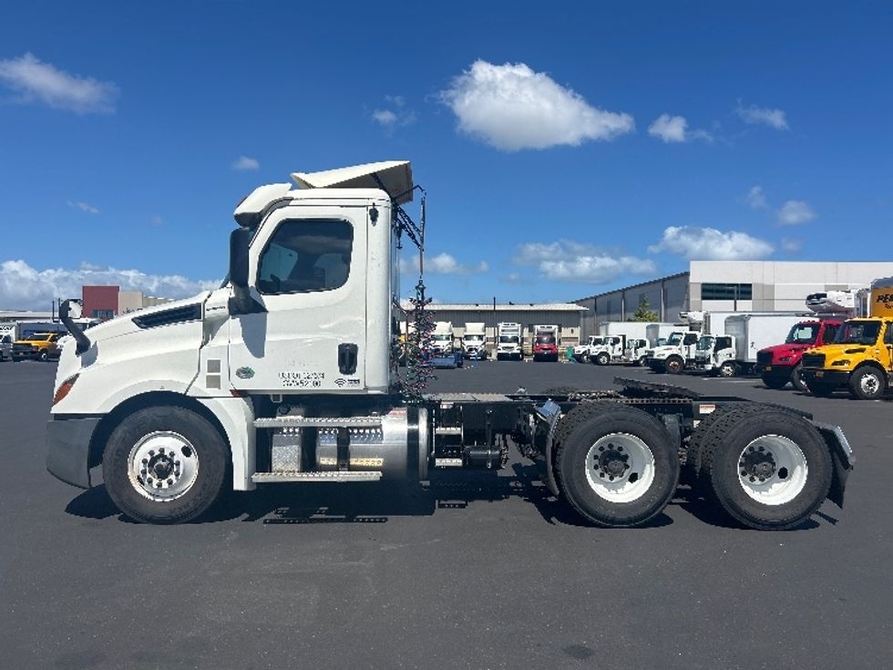 Day Cab Tractor-Heavy Duty Tractors-Freightliner-2020-T12664ST-La Mirada-CA-202,798\n\t\tmiles-$ 60,000 - Image 4