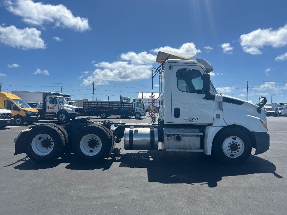 Day Cab Tractor-Heavy Duty Tractors-Freightliner-2020-T12664ST-La Mirada-CA-202,798\n\t\tmiles-$ 60,000 - Image 8