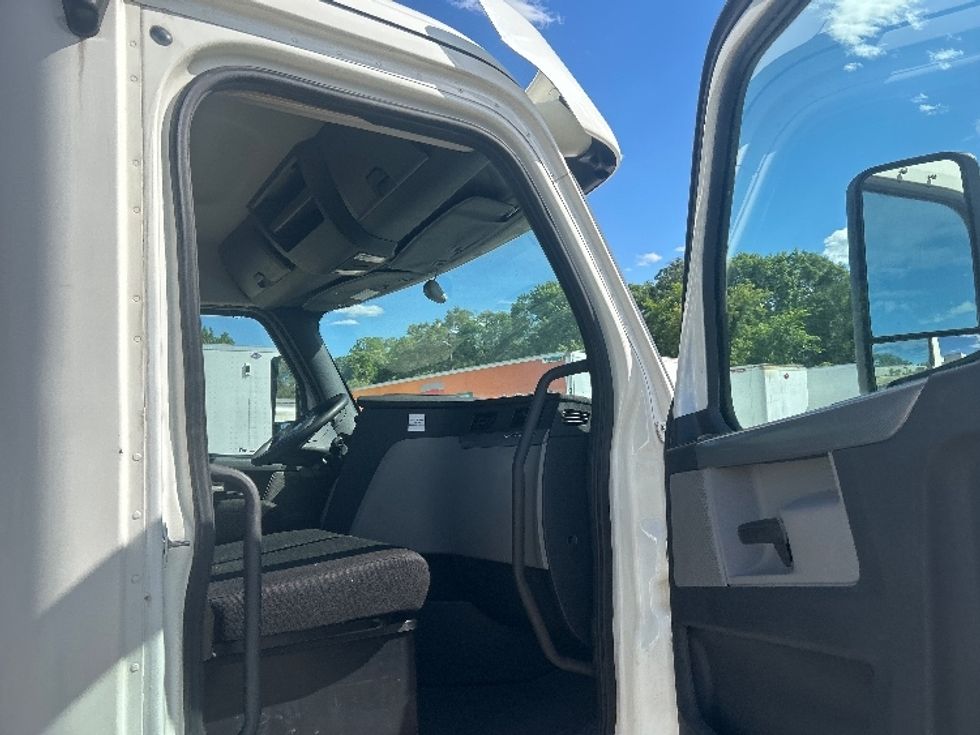 Day Cab Tractor-Heavy Duty Tractors-Freightliner-2020-T12664ST-La Porte-IN-375,978\n\t\tmiles-$ 51,000 - Image 12