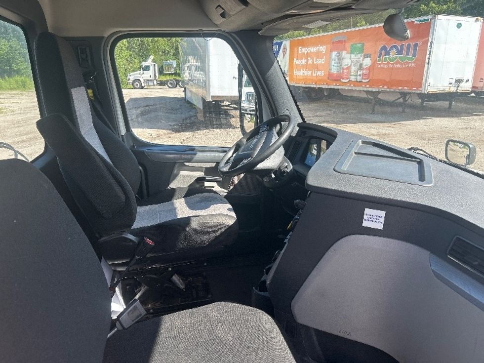 Day Cab Tractor-Heavy Duty Tractors-Freightliner-2020-T12664ST-La Porte-IN-375,978\n\t\tmiles-$ 51,000 - Image 14