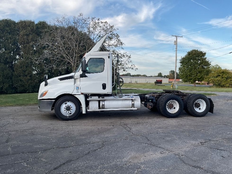Day Cab Tractor-Heavy Duty Tractors-Freightliner-2020-T12664ST-La Porte-IN-418,756\n\t\tmiles-$ 48,500 - Image 4