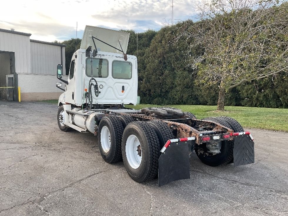 Day Cab Tractor-Heavy Duty Tractors-Freightliner-2020-T12664ST-La Porte-IN-418,756\n\t\tmiles-$ 48,500 - Image 5