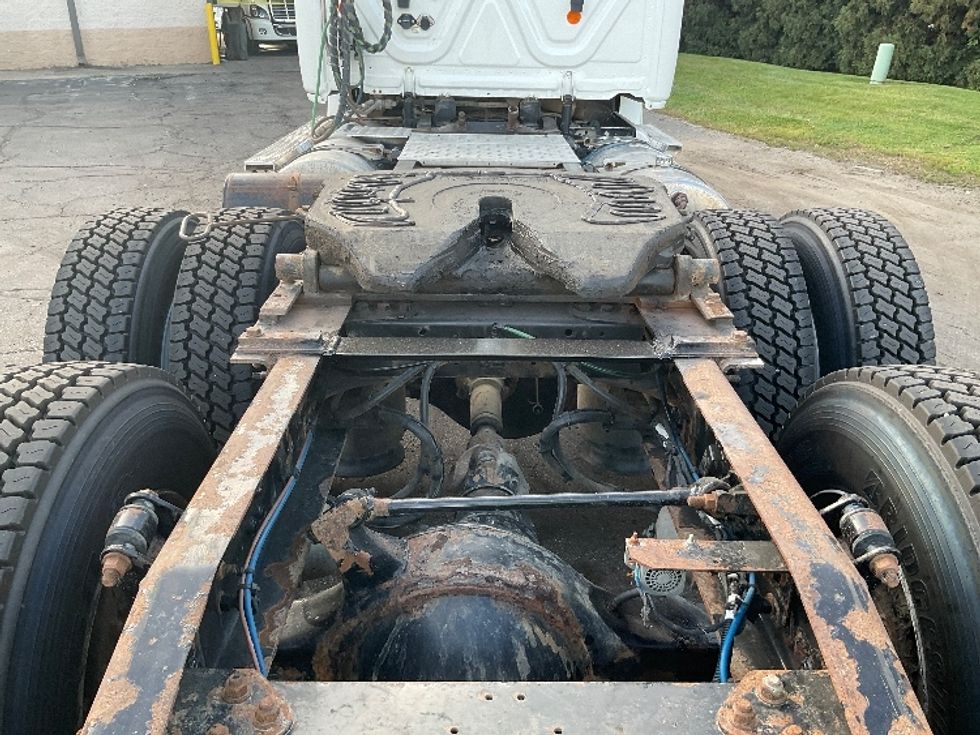 Day Cab Tractor-Heavy Duty Tractors-Freightliner-2020-T12664ST-La Porte-IN-418,756\n\t\tmiles-$ 48,500 - Image 6