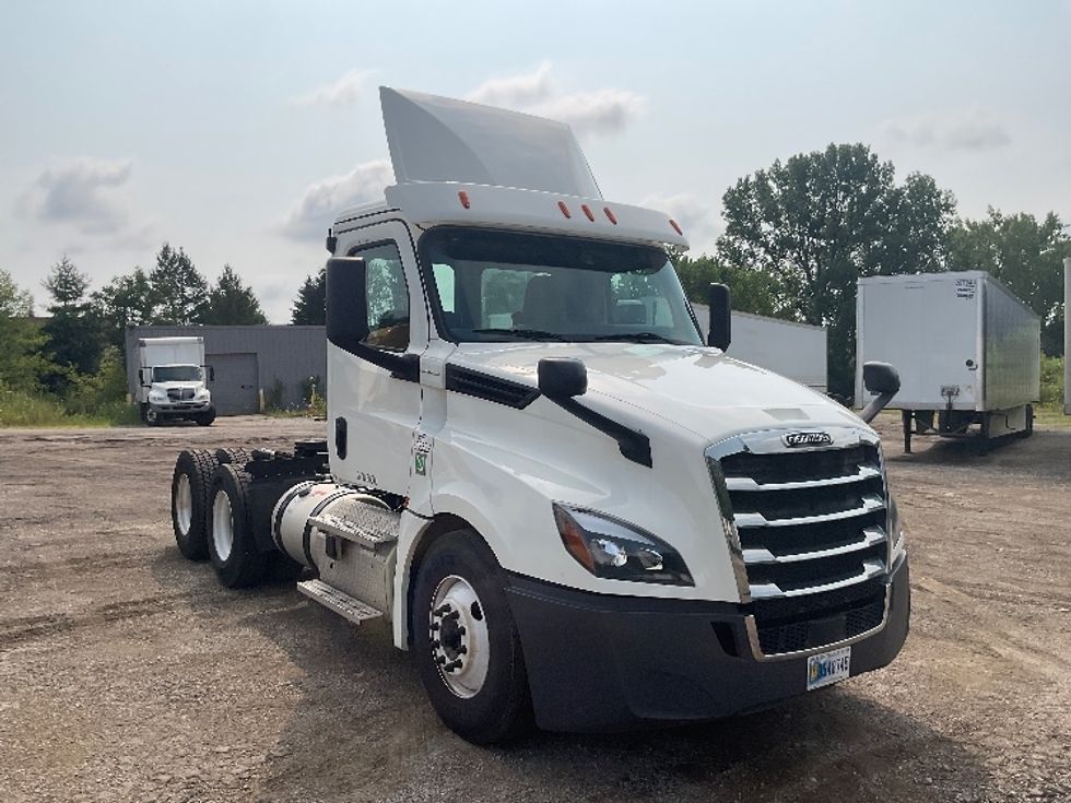 Day Cab Tractor-Heavy Duty Tractors-Freightliner-2020-T12664ST-La Porte-IN-456,001\n\t\tmiles-$ 46,750 - Image 1