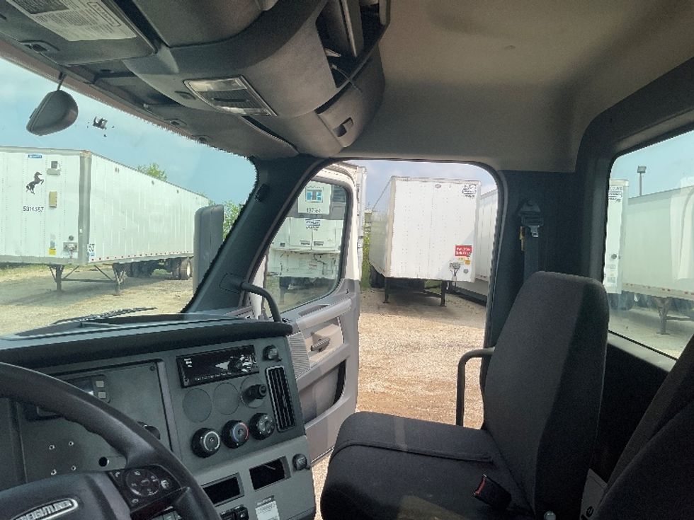 Day Cab Tractor-Heavy Duty Tractors-Freightliner-2020-T12664ST-La Porte-IN-456,001\n\t\tmiles-$ 46,750 - Image 10