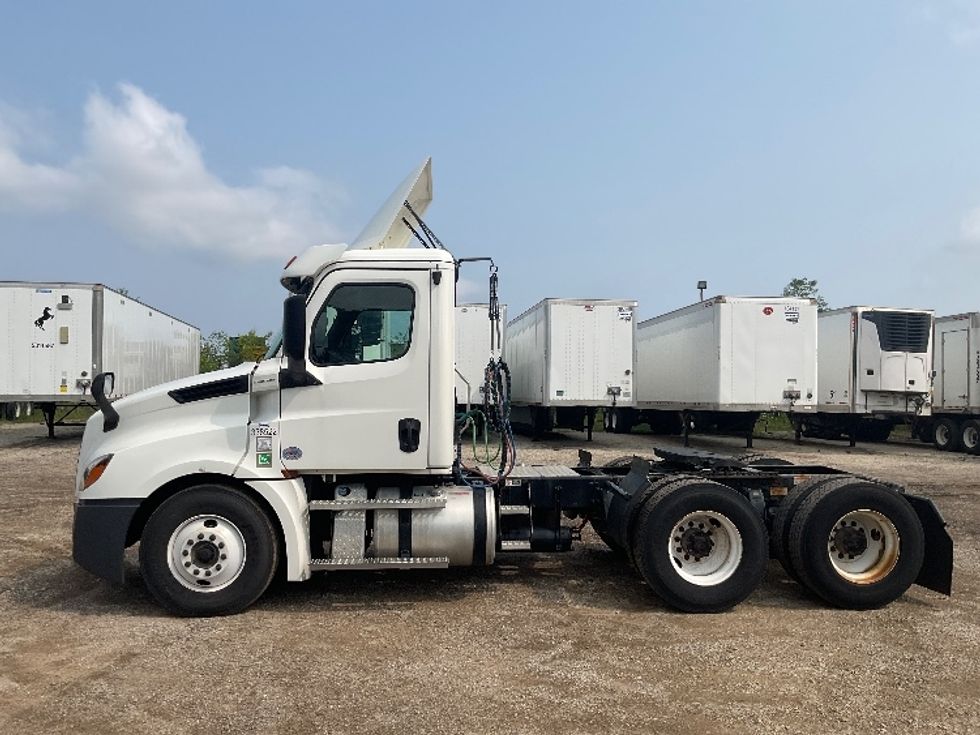 Day Cab Tractor-Heavy Duty Tractors-Freightliner-2020-T12664ST-La Porte-IN-456,001\n\t\tmiles-$ 46,750 - Image 4