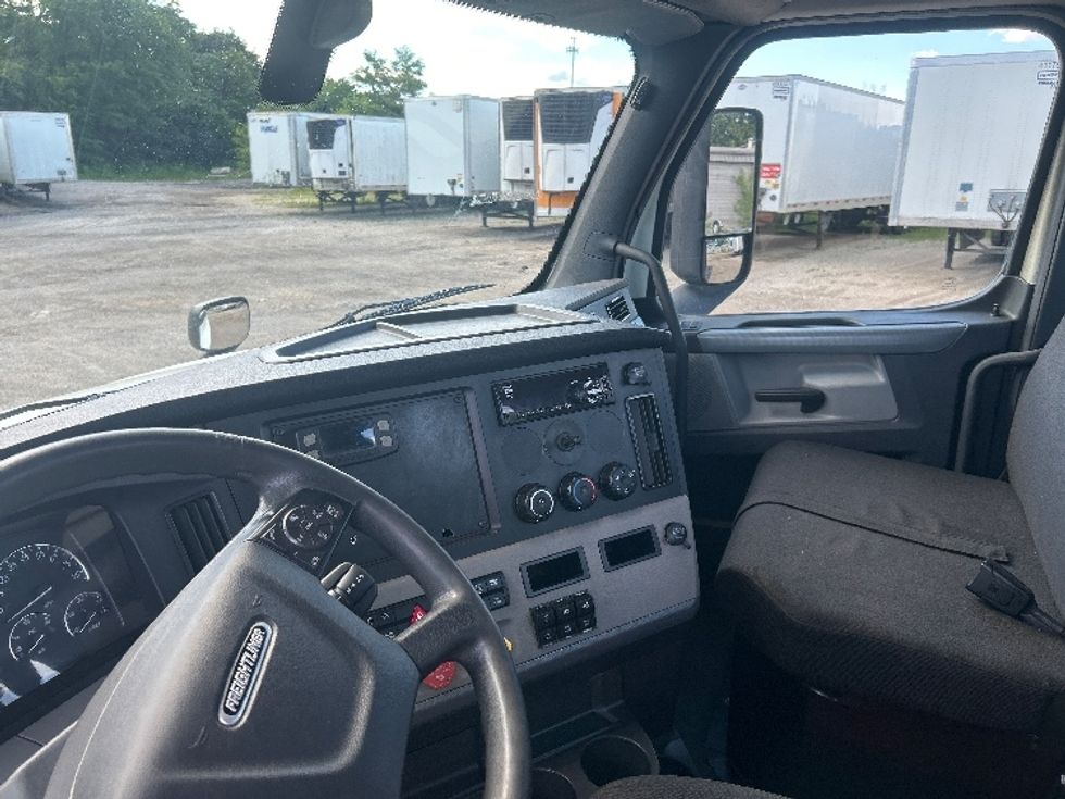 Day Cab Tractor-Heavy Duty Tractors-Freightliner-2020-T12664ST-La Porte-IN-468,715\n\t\tmiles-$ 46,000 - Image 10
