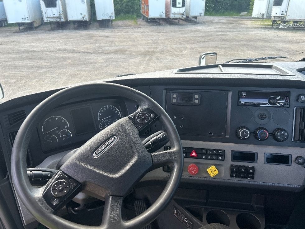 Day Cab Tractor-Heavy Duty Tractors-Freightliner-2020-T12664ST-La Porte-IN-468,715\n\t\tmiles-$ 46,000 - Image 11