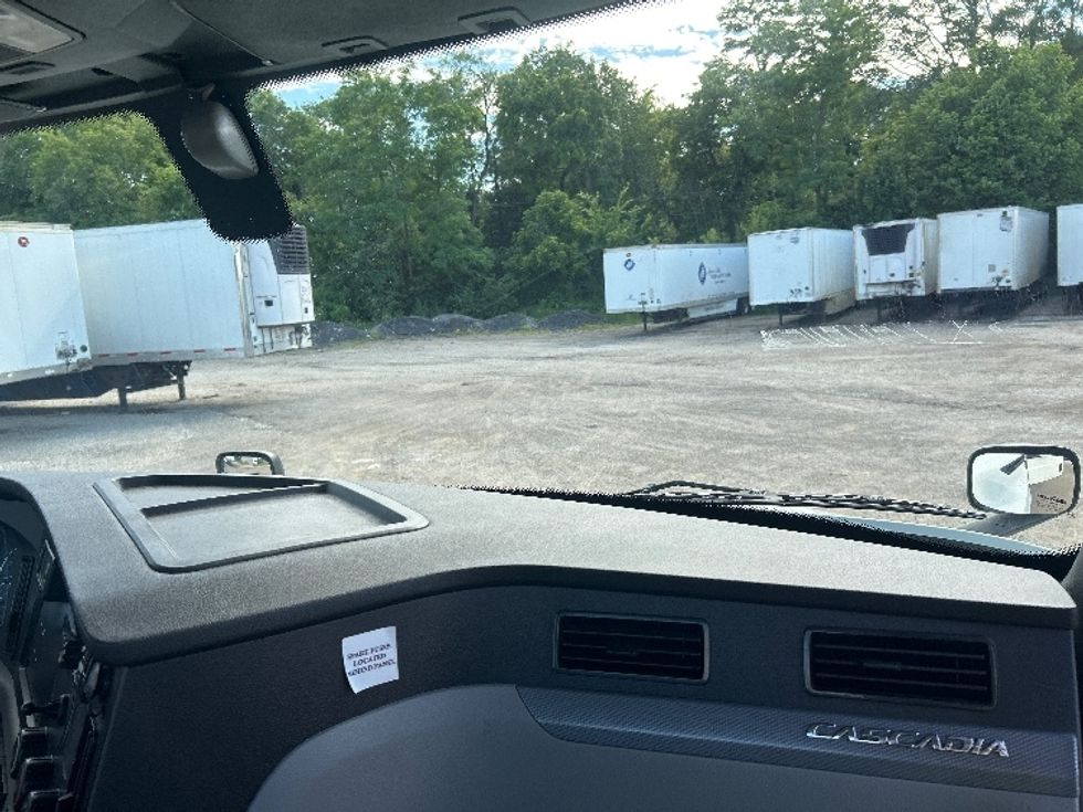 Day Cab Tractor-Heavy Duty Tractors-Freightliner-2020-T12664ST-La Porte-IN-468,715\n\t\tmiles-$ 46,000 - Image 13