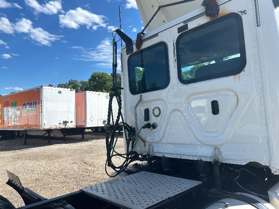 Day Cab Tractor-Heavy Duty Tractors-Freightliner-2020-T12664ST-La Porte-IN-468,715\n\t\tmiles-$ 46,000 - Image 17