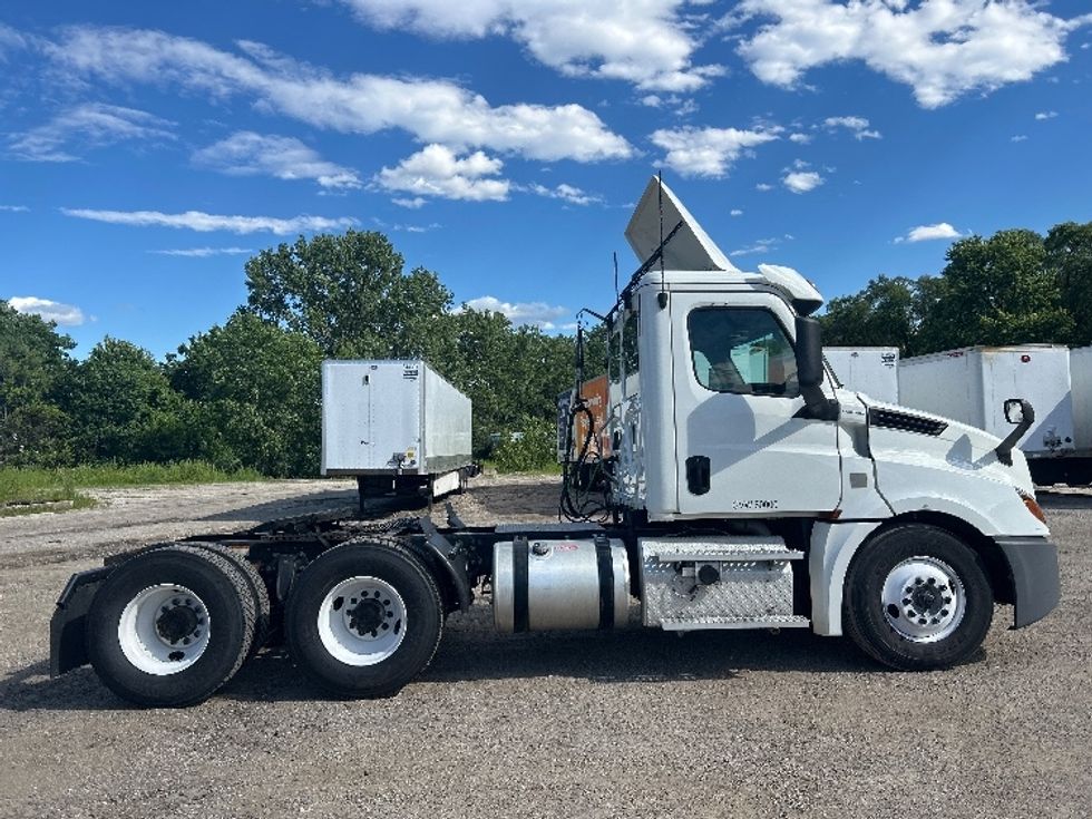 Day Cab Tractor-Heavy Duty Tractors-Freightliner-2020-T12664ST-La Porte-IN-468,715\n\t\tmiles-$ 46,000 - Image 8