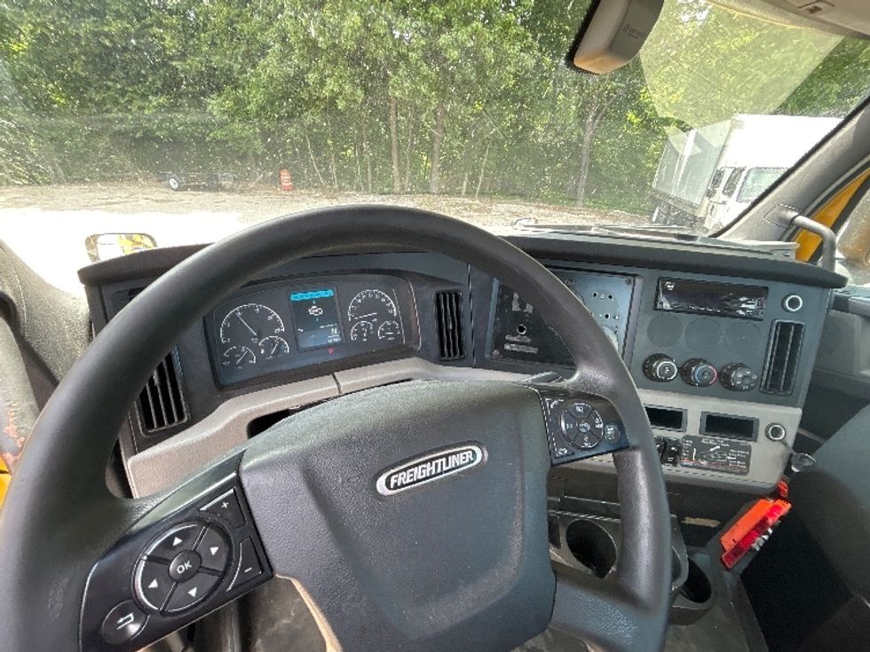 Day Cab Tractor-Heavy Duty Tractors-Freightliner-2020-T12664ST-La Porte-IN-469,595\n\t\tmiles-$ 41,500 - Image 11