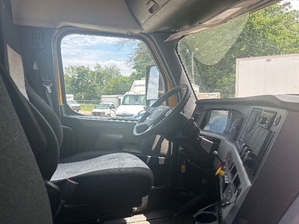 Day Cab Tractor-Heavy Duty Tractors-Freightliner-2020-T12664ST-La Porte-IN-469,595\n\t\tmiles-$ 41,500 - Image 14