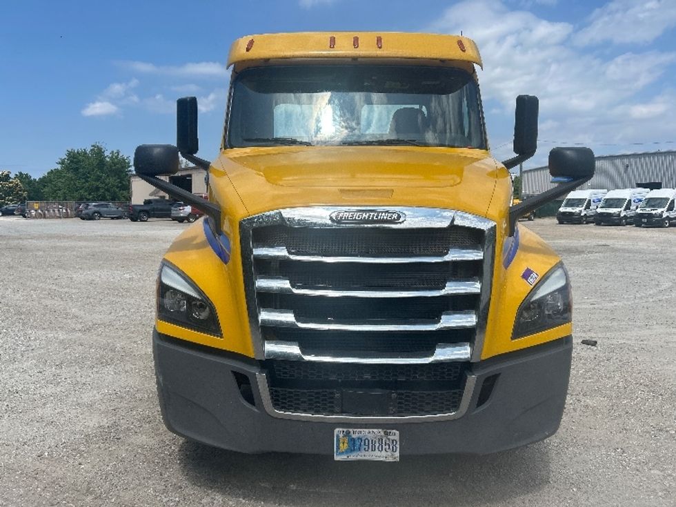 Day Cab Tractor-Heavy Duty Tractors-Freightliner-2020-T12664ST-La Porte-IN-469,595\n\t\tmiles-$ 41,500 - Image 2