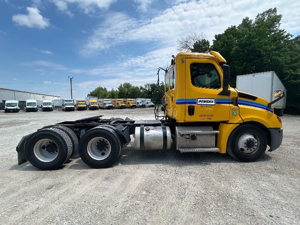 Day Cab Tractor-Heavy Duty Tractors-Freightliner-2020-T12664ST-La Porte-IN-469,595\n\t\tmiles-$ 41,500 - Image 8