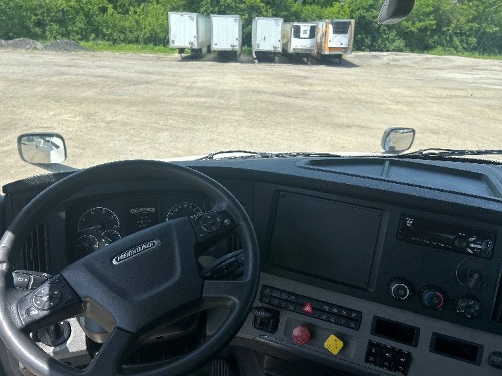 Day Cab Tractor-Heavy Duty Tractors-Freightliner-2020-T12664ST-La Porte-IN-545,944\n\t\tmiles-$ 36,500 - Image 11