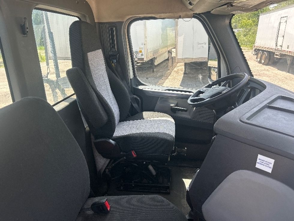 Day Cab Tractor-Heavy Duty Tractors-Freightliner-2020-T12664ST-La Porte-IN-545,944\n\t\tmiles-$ 36,500 - Image 14
