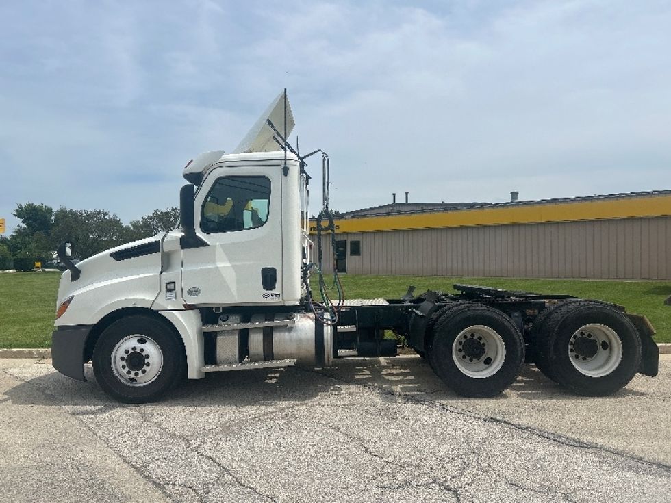 Day Cab Tractor-Heavy Duty Tractors-Freightliner-2020-T12664ST-La Porte-IN-555,555\n\t\tmiles-$ 38,500 - Image 4