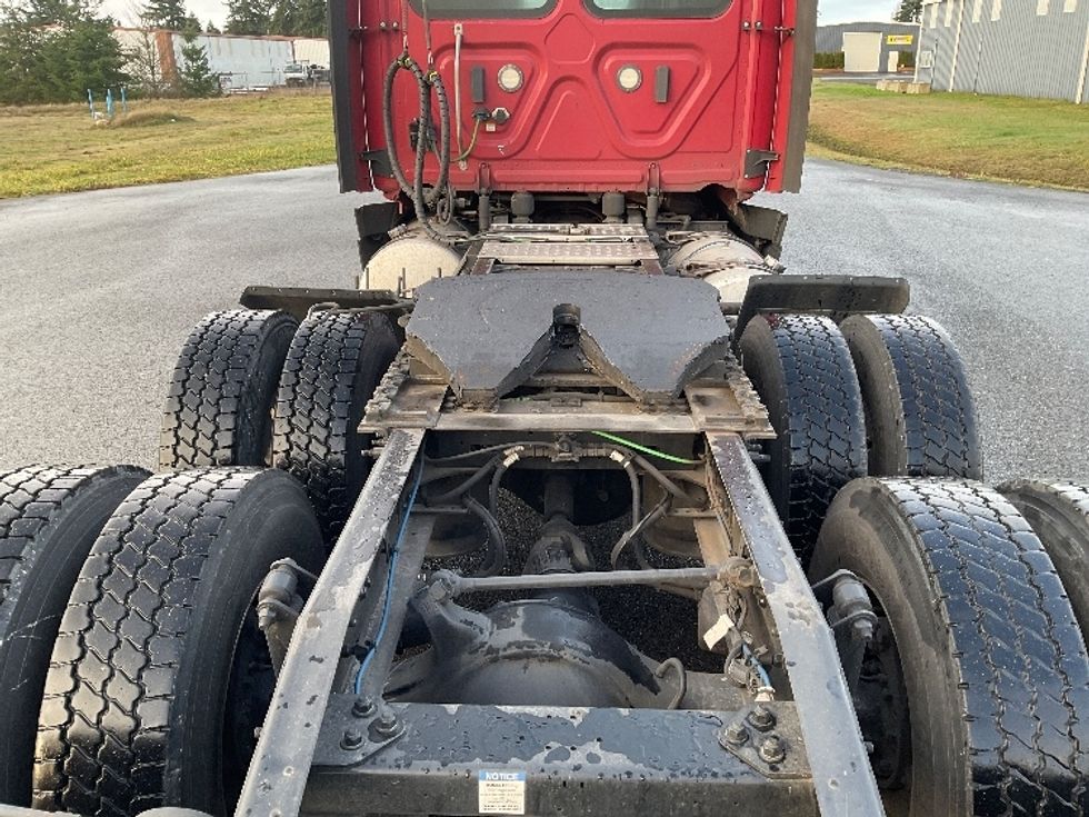 Day Cab Tractor-Heavy Duty Tractors-Freightliner-2020-T12664ST-Lacey-WA-412,166\n\t\tmiles-$ 51,250 - Image 6