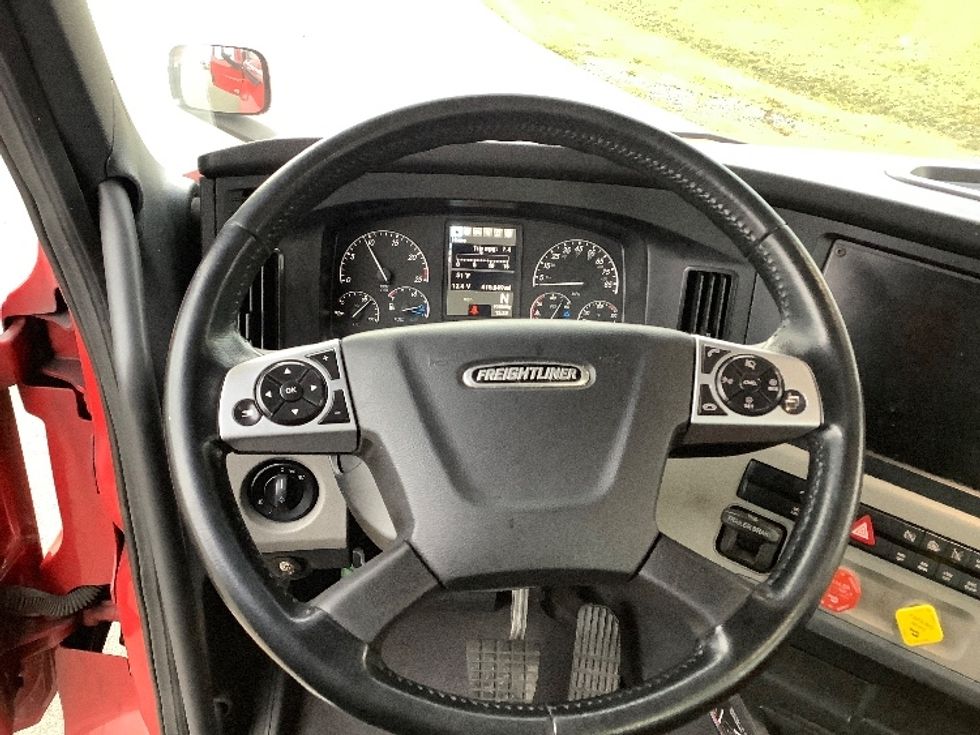 Day Cab Tractor-Heavy Duty Tractors-Freightliner-2020-T12664ST-Lacey-WA-415,049\n\t\tmiles-$ 50,250 - Image 11