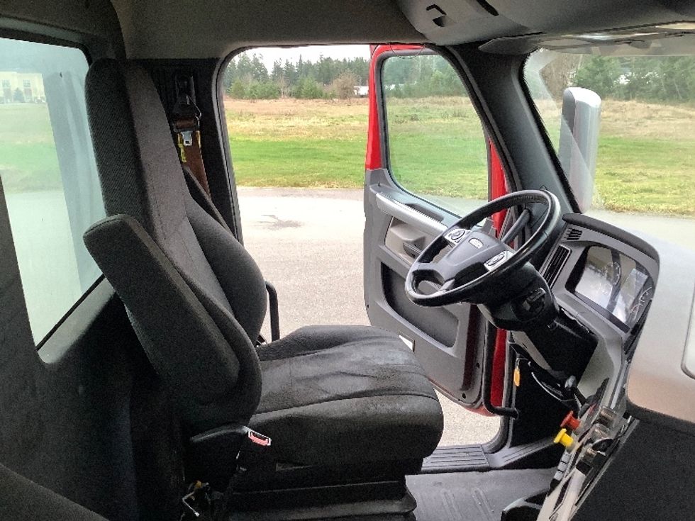 Day Cab Tractor-Heavy Duty Tractors-Freightliner-2020-T12664ST-Lacey-WA-415,049\n\t\tmiles-$ 50,250 - Image 14