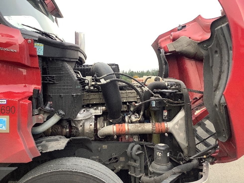 Day Cab Tractor-Heavy Duty Tractors-Freightliner-2020-T12664ST-Lacey-WA-415,049\n\t\tmiles-$ 50,250 - Image 15