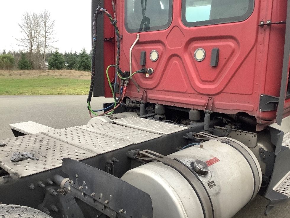 Day Cab Tractor-Heavy Duty Tractors-Freightliner-2020-T12664ST-Lacey-WA-415,049\n\t\tmiles-$ 50,250 - Image 17