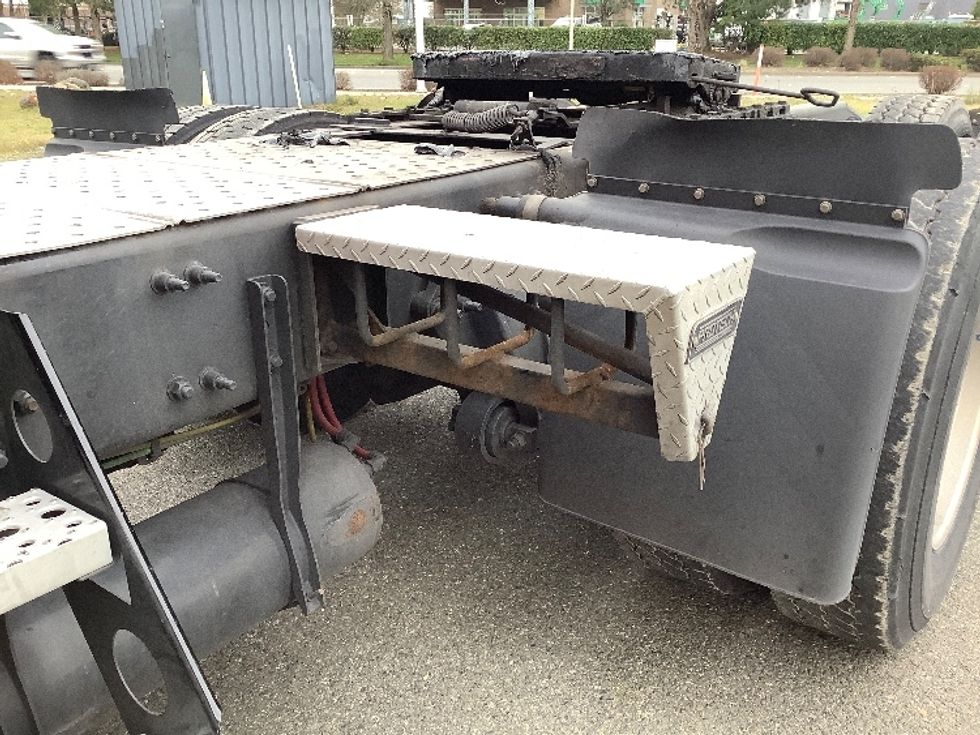 Day Cab Tractor-Heavy Duty Tractors-Freightliner-2020-T12664ST-Lacey-WA-415,049\n\t\tmiles-$ 50,250 - Image 18