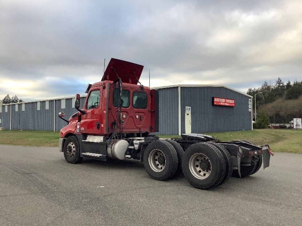 Day Cab Tractor-Heavy Duty Tractors-Freightliner-2020-T12664ST-Lacey-WA-415,049\n\t\tmiles-$ 50,250 - Image 5