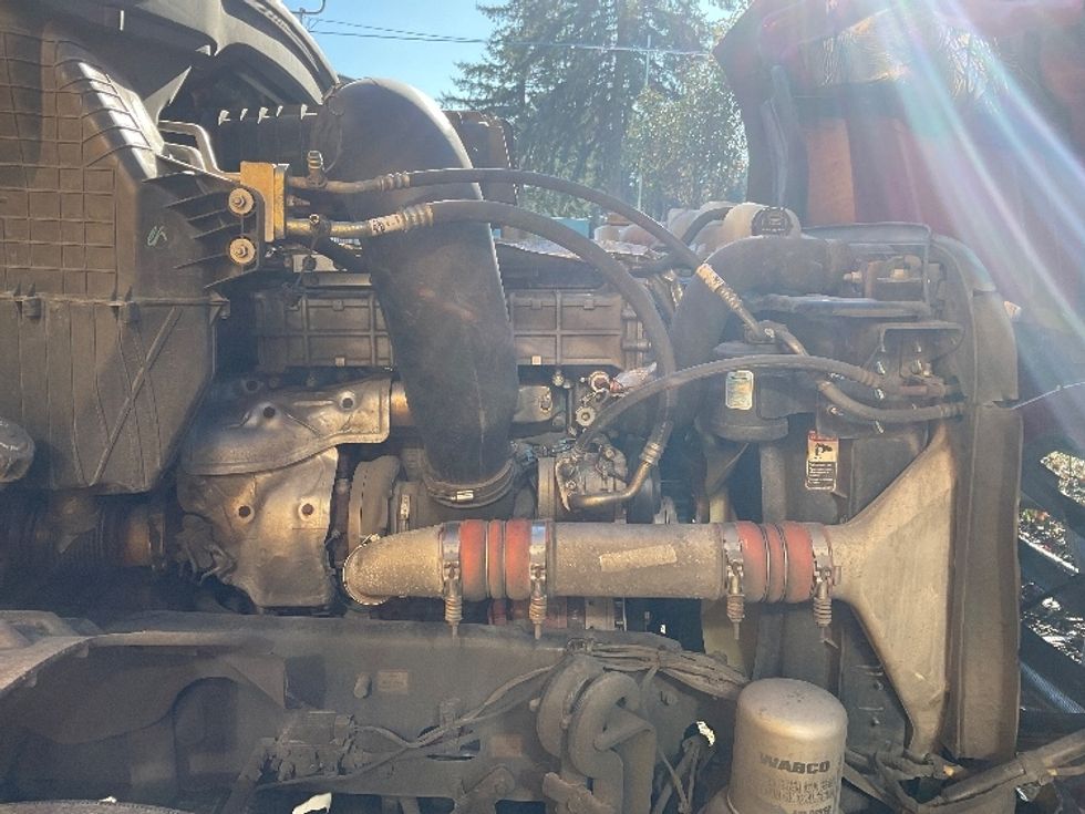 Day Cab Tractor-Heavy Duty Tractors-Freightliner-2020-T12664ST-Lacey-WA-451,610\n\t\tmiles-$ 48,000 - Image 15