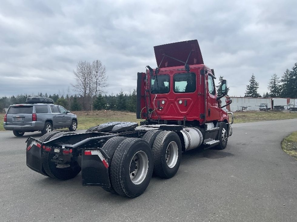 Day Cab Tractor-Heavy Duty Tractors-Freightliner-2020-T12664ST-Lacey-WA-457,246\n\t\tmiles-$ 47,750 - Image 7