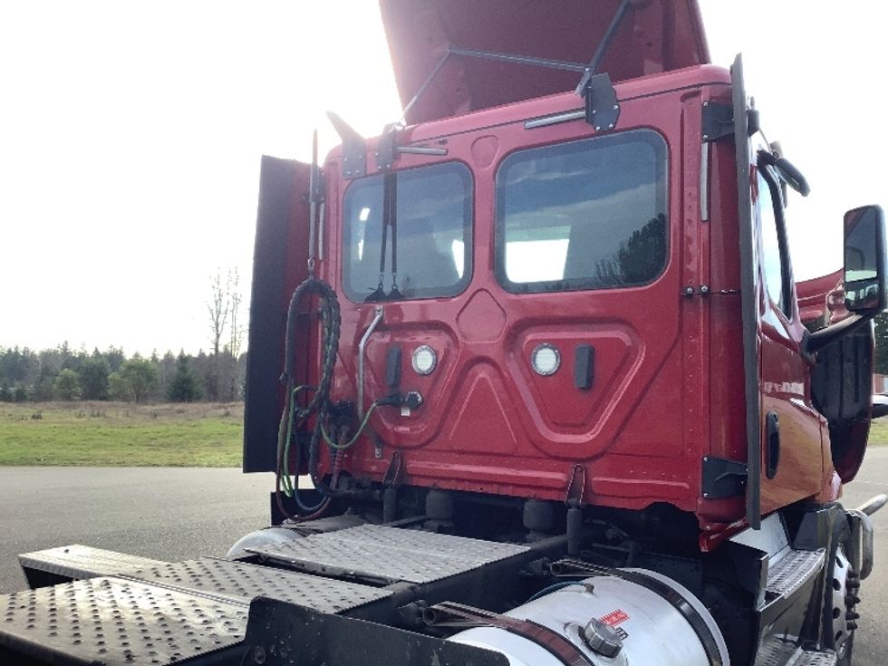 Day Cab Tractor-Heavy Duty Tractors-Freightliner-2020-T12664ST-Lacey-WA-471,650\n\t\tmiles-$ 47,000 - Image 17