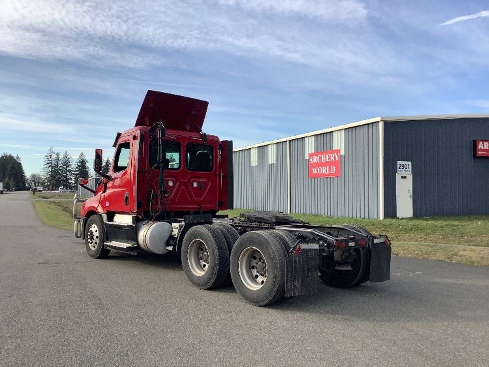 Day Cab Tractor-Heavy Duty Tractors-Freightliner-2020-T12664ST-Lacey-WA-471,650\n\t\tmiles-$ 47,000 - Image 5