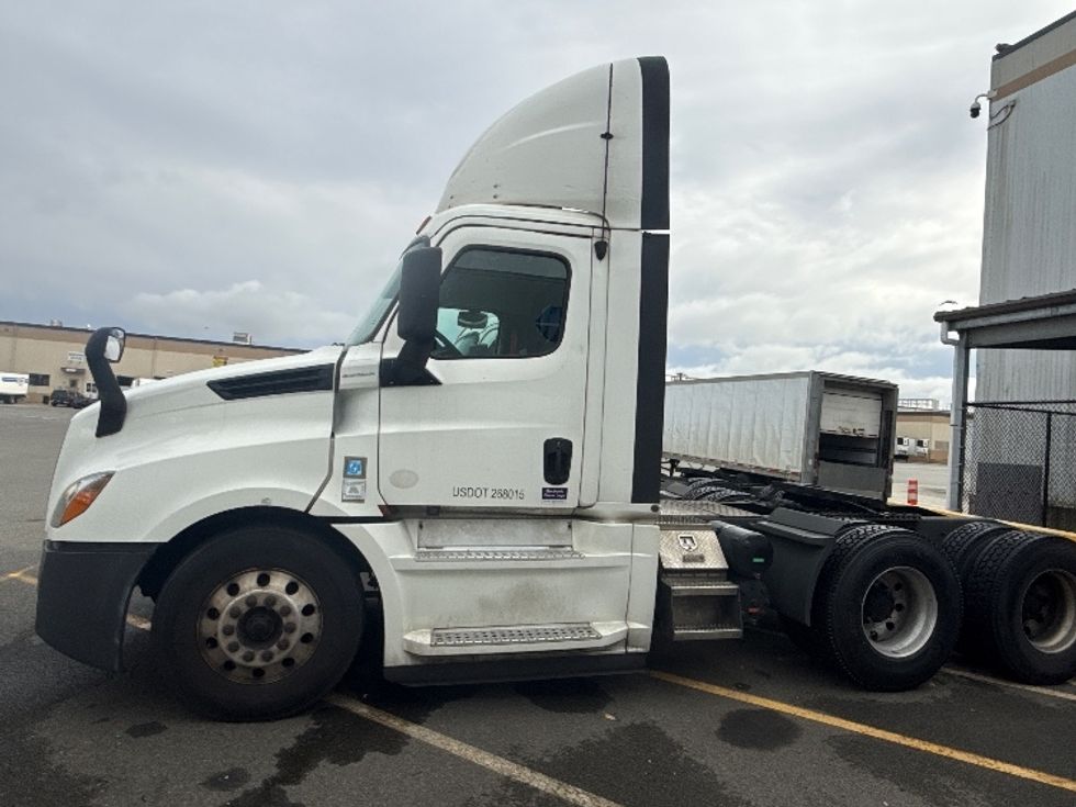 Day Cab Tractor-Heavy Duty Tractors-Freightliner-2020-T12664ST-Lacey-WA-616,632\n\t\tmiles-$ 35,000 - Image 2