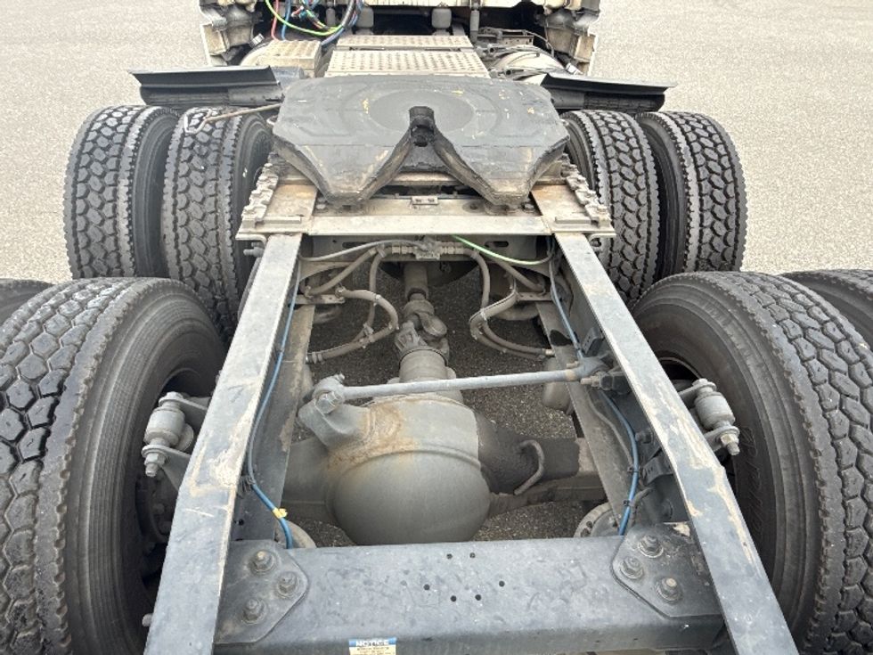 Day Cab Tractor-Heavy Duty Tractors-Freightliner-2020-T12664ST-Lacey-WA-616,632\n\t\tmiles-$ 35,000 - Image 4