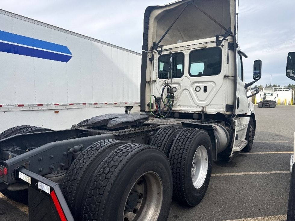 Day Cab Tractor-Heavy Duty Tractors-Freightliner-2020-T12664ST-Lacey-WA-616,632\n\t\tmiles-$ 35,000 - Image 5