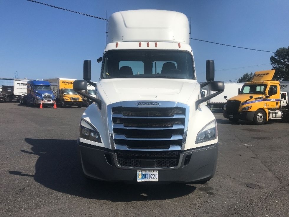Day Cab Tractor-Heavy Duty Tractors-Freightliner-2020-T12664ST-Lacey-WA-655,135\n\t\tmiles-$ 34,500 - Image 2