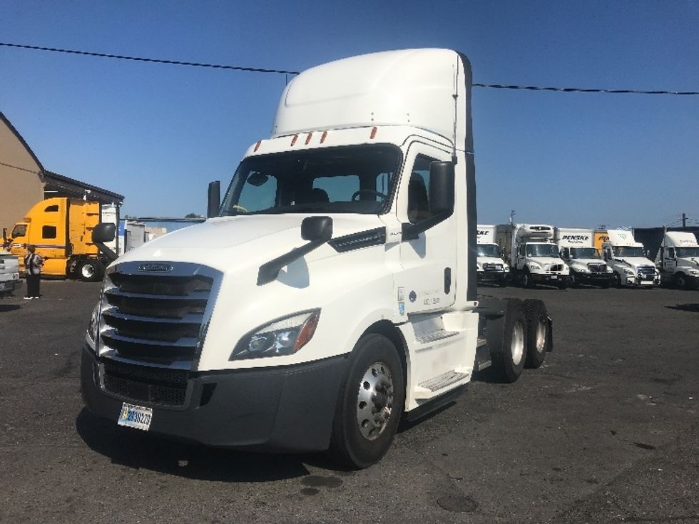 Day Cab Tractor-Heavy Duty Tractors-Freightliner-2020-T12664ST-Lacey-WA-655,135\n\t\tmiles-$ 34,500 - Image 3