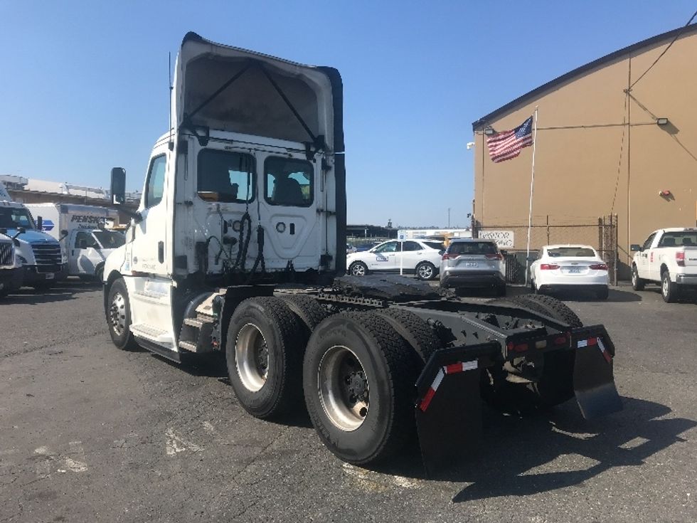 Day Cab Tractor-Heavy Duty Tractors-Freightliner-2020-T12664ST-Lacey-WA-655,135\n\t\tmiles-$ 34,500 - Image 5