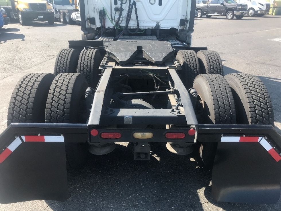 Day Cab Tractor-Heavy Duty Tractors-Freightliner-2020-T12664ST-Lacey-WA-655,135\n\t\tmiles-$ 34,500 - Image 6