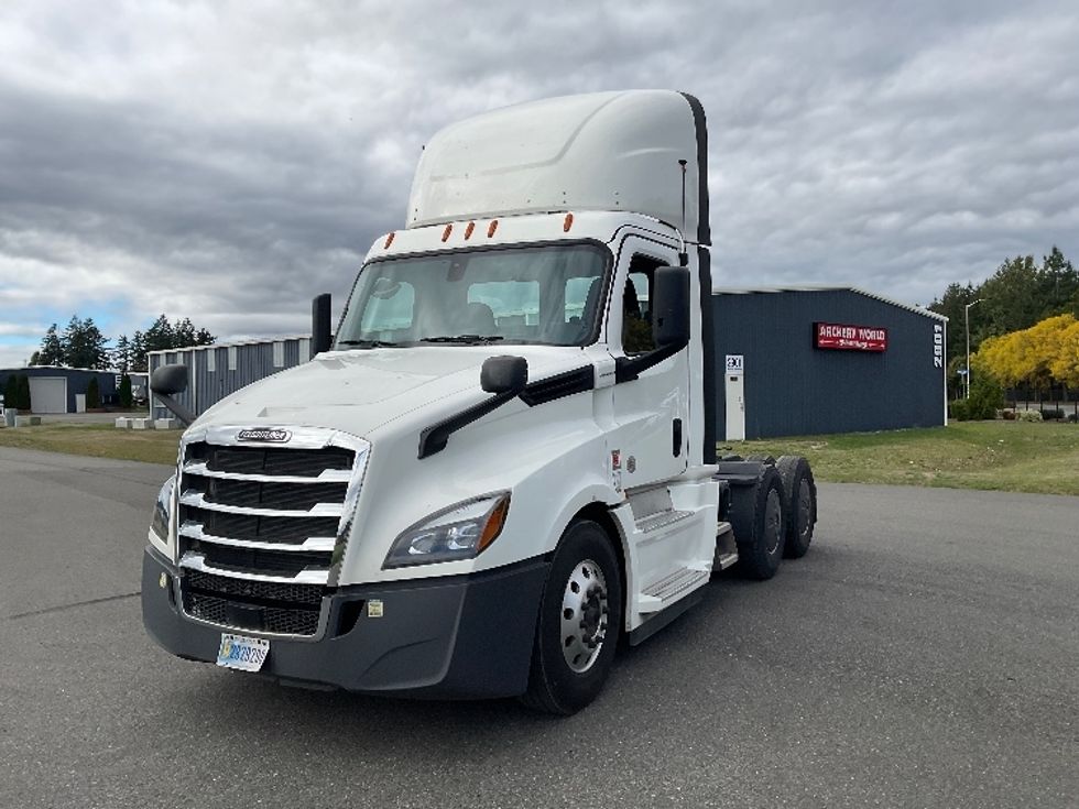 2020 Freightliner T12664ST Day Cab Tractor