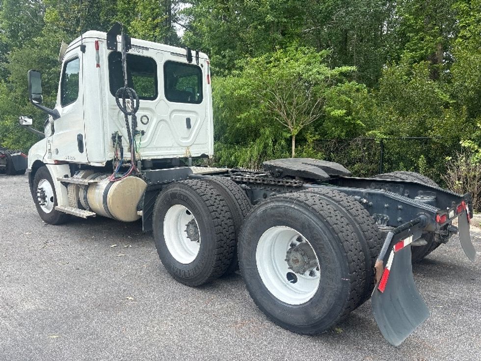 Day Cab Tractor-Heavy Duty Tractors-Freightliner-2020-T12664ST-Ladson-SC-164,699\n\t\tmiles-$ 65,250 - Image 5