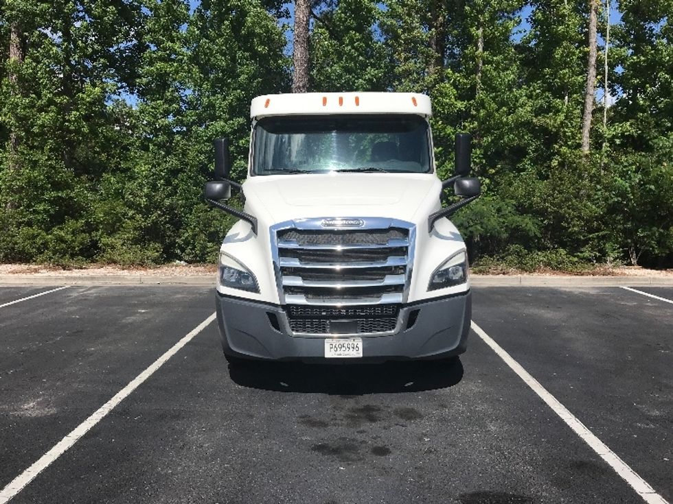 Day Cab Tractor-Heavy Duty Tractors-Freightliner-2020-T12664ST-Ladson-SC-165,779\n\t\tmiles-$ 65,000 - Image 2