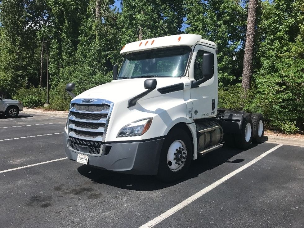 Day Cab Tractor-Heavy Duty Tractors-Freightliner-2020-T12664ST-Ladson-SC-165,779\n\t\tmiles-$ 65,000 - Image 3