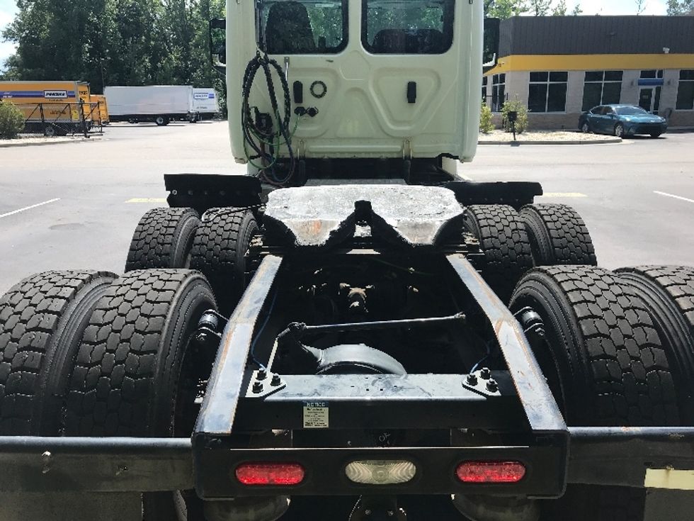 Day Cab Tractor-Heavy Duty Tractors-Freightliner-2020-T12664ST-Ladson-SC-165,779\n\t\tmiles-$ 65,000 - Image 6