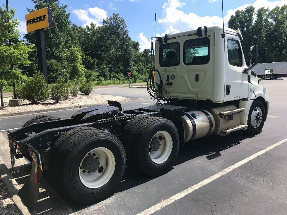 Day Cab Tractor-Heavy Duty Tractors-Freightliner-2020-T12664ST-Ladson-SC-165,779\n\t\tmiles-$ 65,000 - Image 7