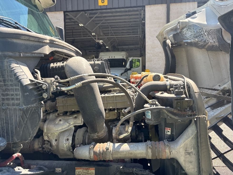 Day Cab Tractor-Heavy Duty Tractors-Freightliner-2020-T12664ST-Ladson-SC-181,436\n\t\tmiles-$ 64,250 - Image 12