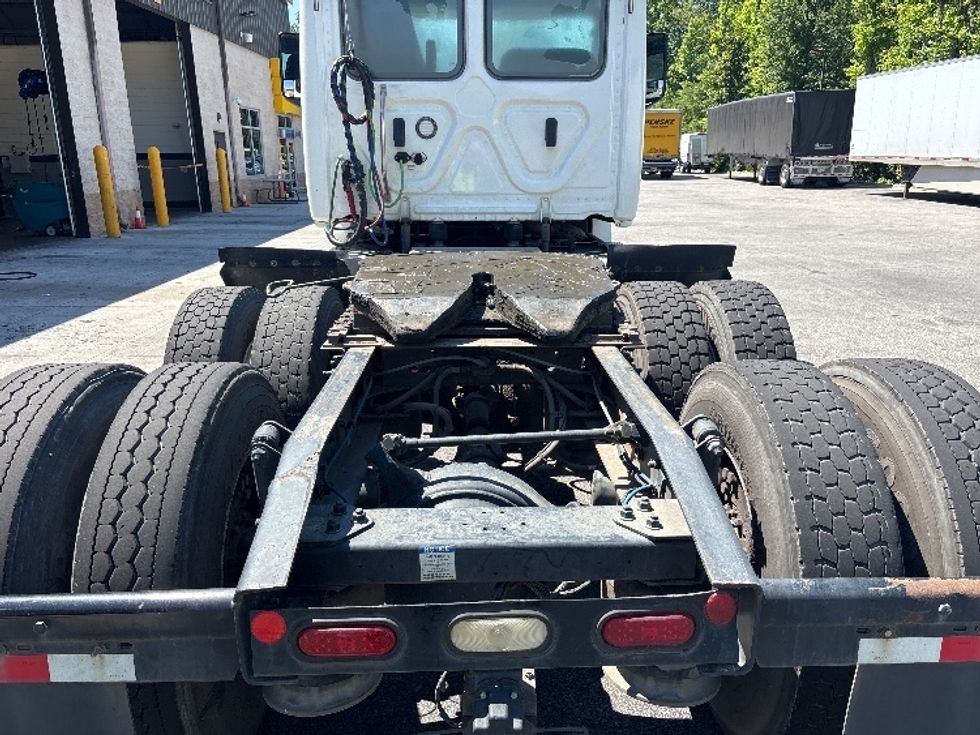 Day Cab Tractor-Heavy Duty Tractors-Freightliner-2020-T12664ST-Ladson-SC-181,436\n\t\tmiles-$ 64,250 - Image 4