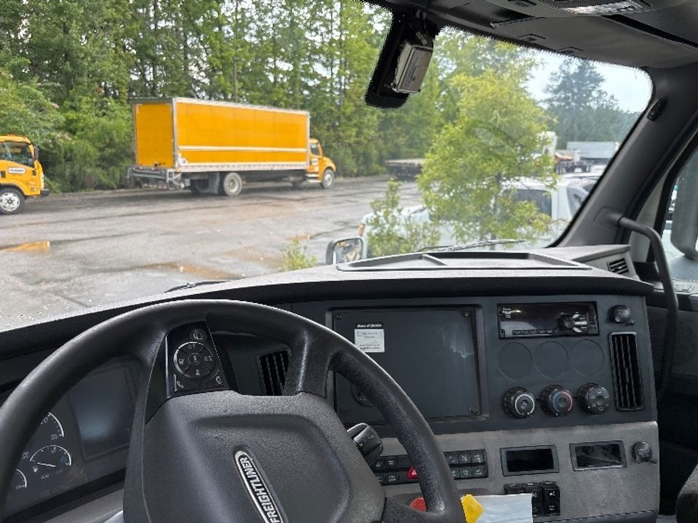Day Cab Tractor-Heavy Duty Tractors-Freightliner-2020-T12664ST-Ladson-SC-204,233\n\t\tmiles-$ 63,000 - Image 10