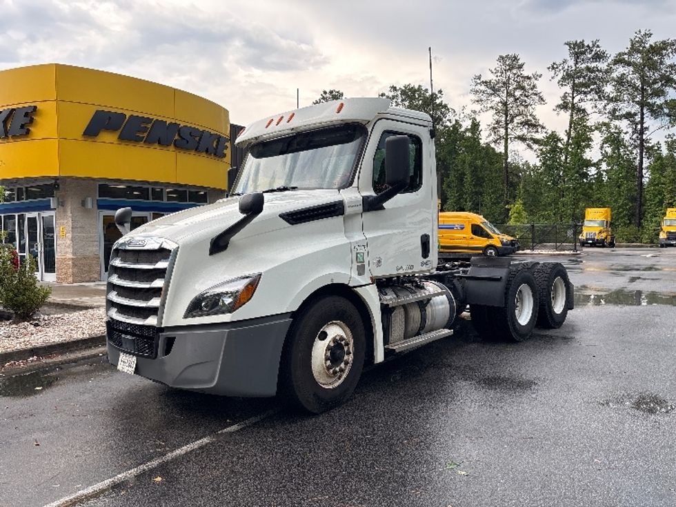 Day Cab Tractor-Heavy Duty Tractors-Freightliner-2020-T12664ST-Ladson-SC-204,233\n\t\tmiles-$ 63,000 - Image 3